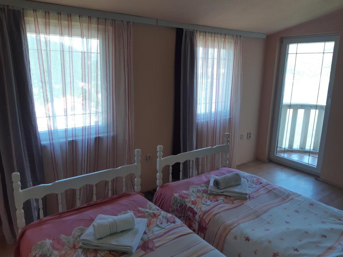 Villa Garden Apartments Herceg Novi Kültér fotó